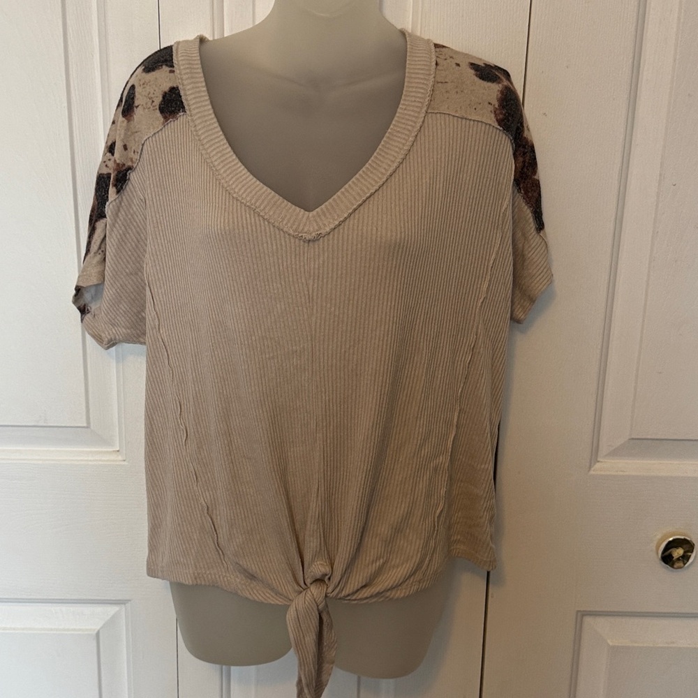 DAYTRIP Sz Large Beige Tie Waist top GUC B1313